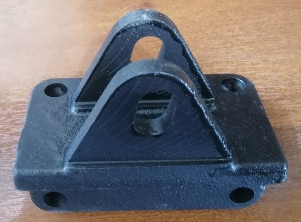 Кронштейн КАМАЗ цилиндра подъема кабины