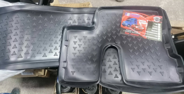 Коврики салона КАМАЗ /к-т 2шт/ для рестайлинговых кабин К3 