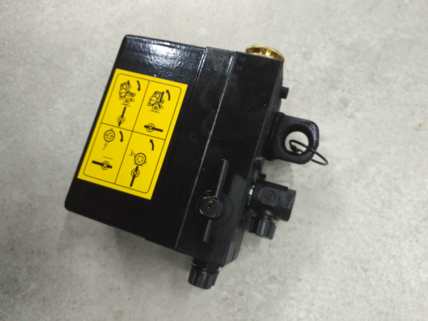 Насос опрокидывающего механизма кабины  КАМАЗ